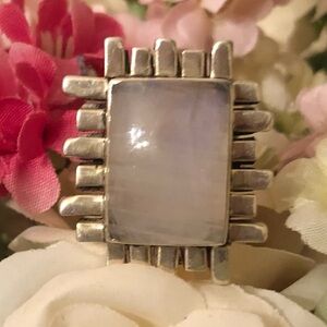Rare Vintage Silpada Sterling Silver and Moonstone Ring R0939. Size 7.